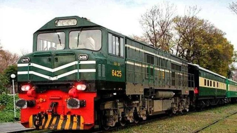 pakistan-railways-introduces-second-upgraded-rack-of-awam-express