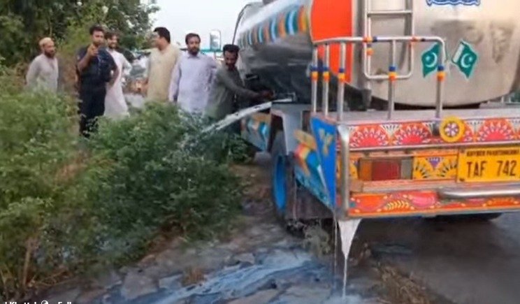 Khyber Pakhtunkhwa: Crackdown against adulteration mafia