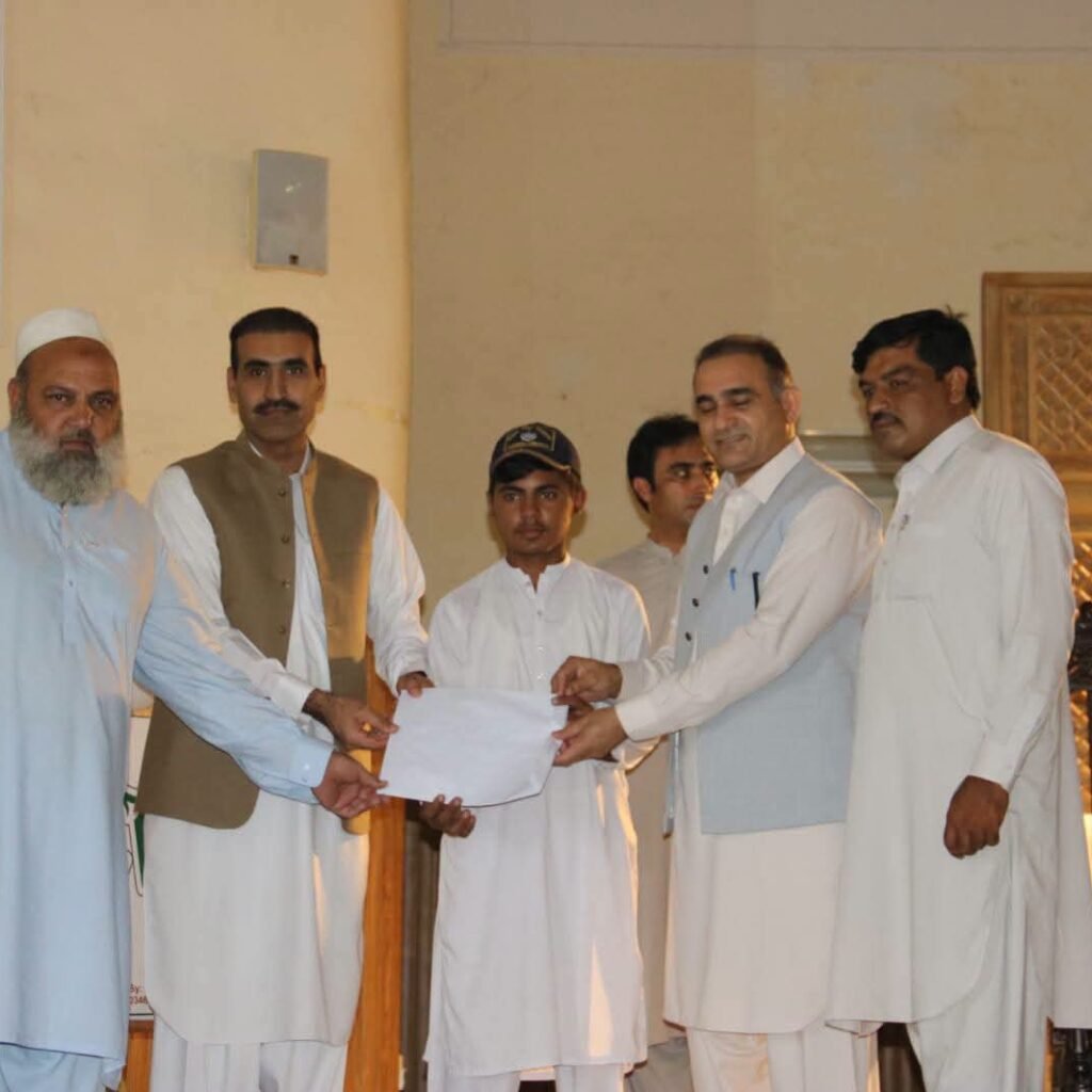 Mardan: Naat recitation and Quran recitation competition held